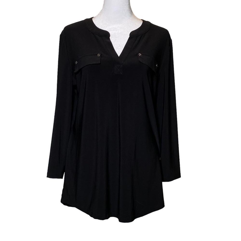 Jones New York Signature size Medium black pullover long sleeve v-neck blouse